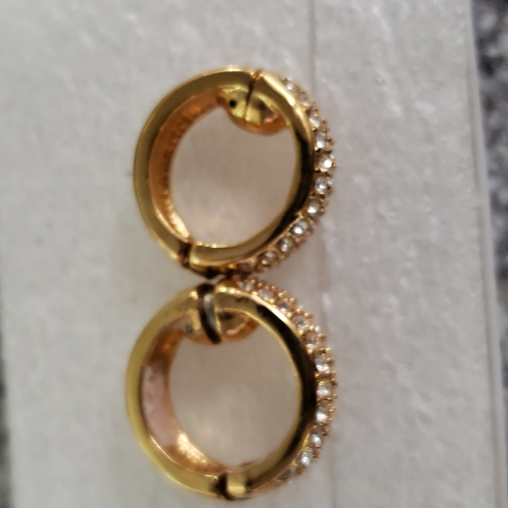 Magnetic loop earrings